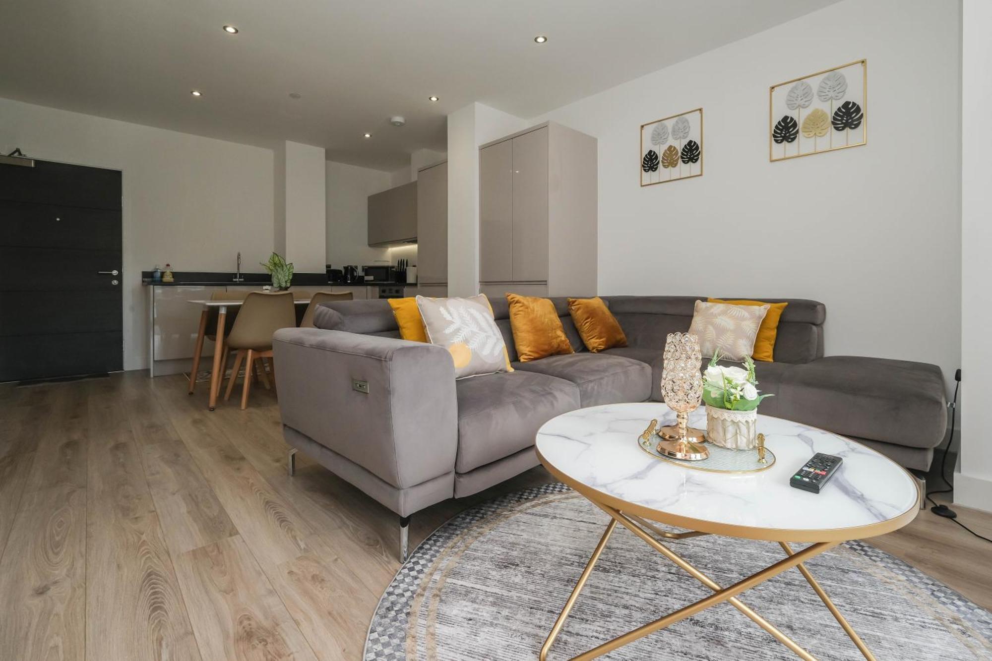 Brand New 2 Bedroom Apartment Centre Of Solihull Exterior photo