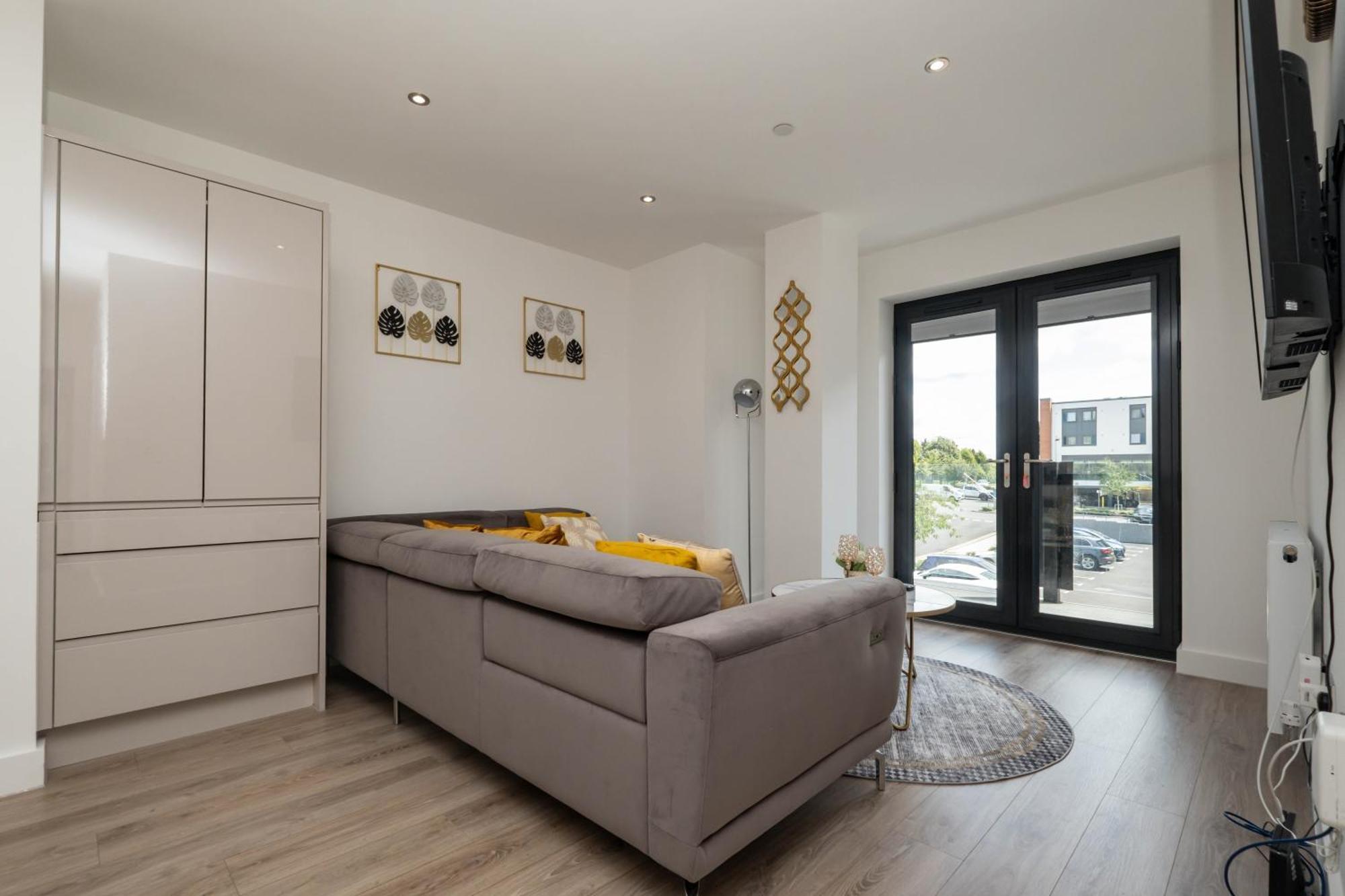 Brand New 2 Bedroom Apartment Centre Of Solihull Exterior photo